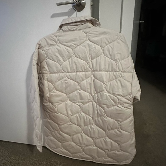 Nike Women's Cream Quilted Puffer Jacket - Picture 5 of 5